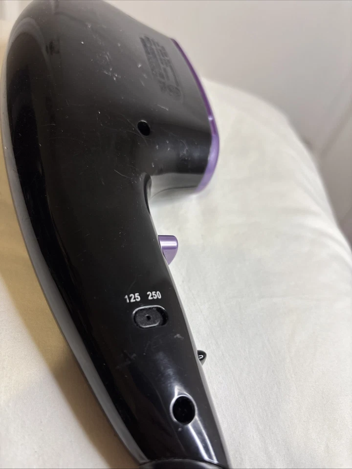 Secadora profesional de estilo iónico Vidal Sassoon 1875W VS783 COLOR NEGRO probada Foto 3 de 4