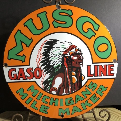 VINTAGE MUSGO GASOLINE PORCELAIN GAS MOTOR OIL MICHIGAN MILE SIGN