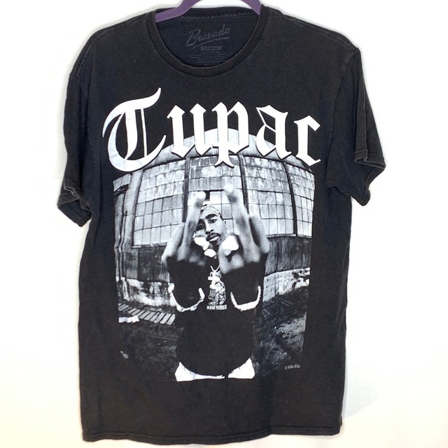 Tupac Middle Finger Shirt - Фото база