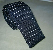 SZALIKI SUPERNOVA Granatowe Kropki Dzianiny Jedwab Skinny Tie Mod Retro lata 60. Liam