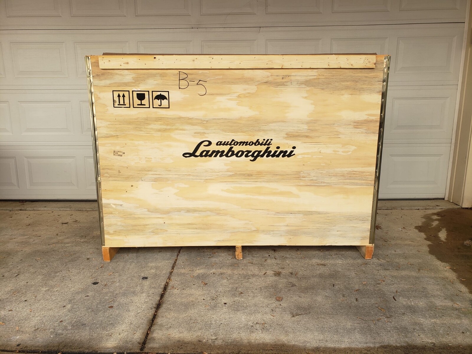 NEW Lamborghini Urus Windshield **OEM Factory**