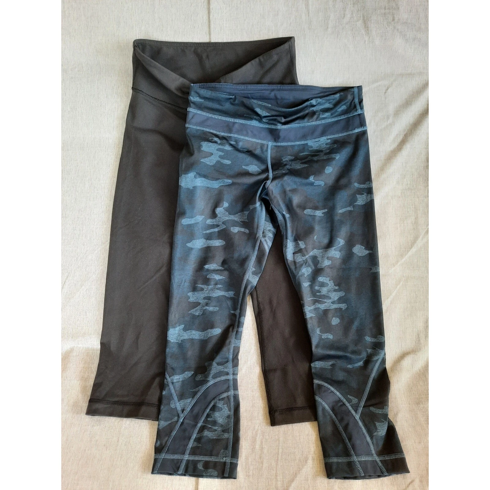 Lululemon Women's 2 of Sz 6 Performance Capri Stretch Camo Pants Pocket Zipped