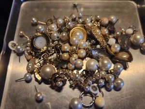102.5g Mismatched Faux Pearl Earrings Lot Singles Repair Craft Jewelry Mixed