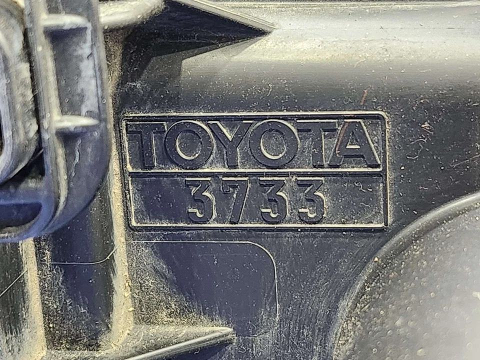 Conjunto de caja de filtro de aire de motor Toyota Prius 16-22 1,8 L genuino OEM 1770037340 Foto 2 de 4