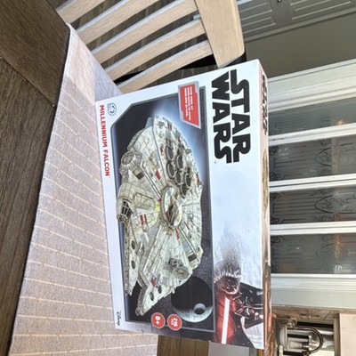Disney Star Wars Millennium Falcon Model Kit 216 Pieces