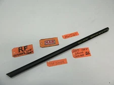 GRAND CHEROKEE RIGHT FRONT DOOR PANEL TOP INNER MOLDING GLASS WINDOW SEAL STRIP