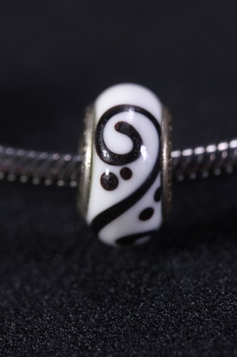Pandora .925 Sterling Silver Bracelet & 2 Pandora Glass Beads Charms - Picture 4 of 23