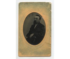 MAN W/ CRAZY GOATEE, TINTYPE STUDIO PORTRAIT 1/6 PLATE