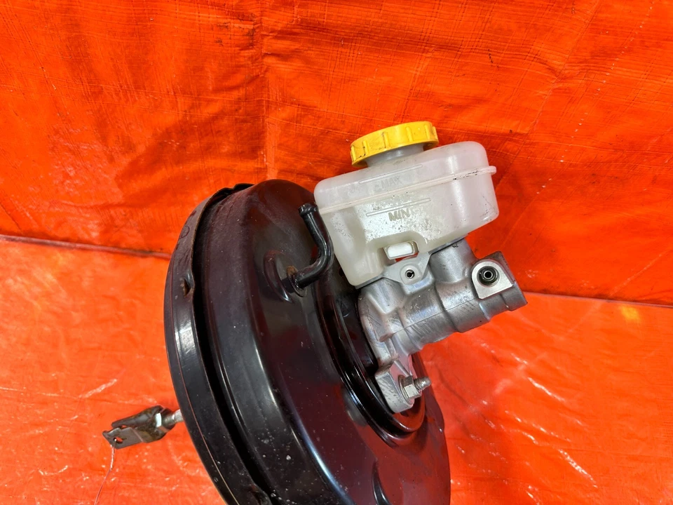 13-16 SCION FRS - 17-20 86 - 13-20 BRZ - REFUERZO DE FRENO Y CILINDRO MAESTRO OEM 293 Foto 2 de 4