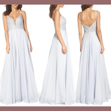 NWD 418 La Femme SZ 0 Beaded V-Neck Chiffon Gown in SIlver S118