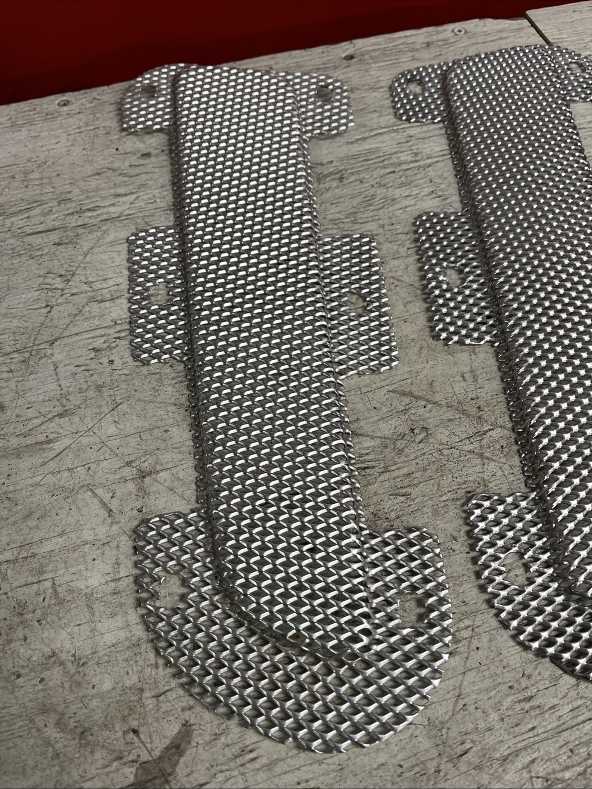 2008 ASTON MARTIN V8 VANTAGE LEFT & RIGHT HOOD SCOOP VENT MESH GRILLE