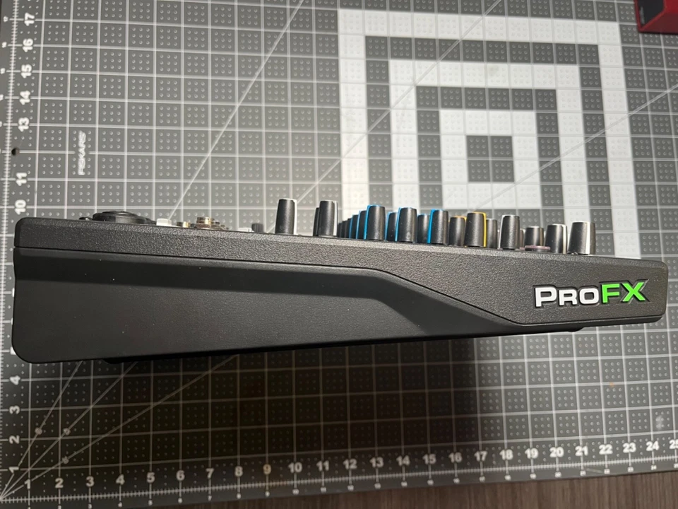 Mackie PROFX10V3 10-Channel Mixing Console with USB - Image 3 of 4