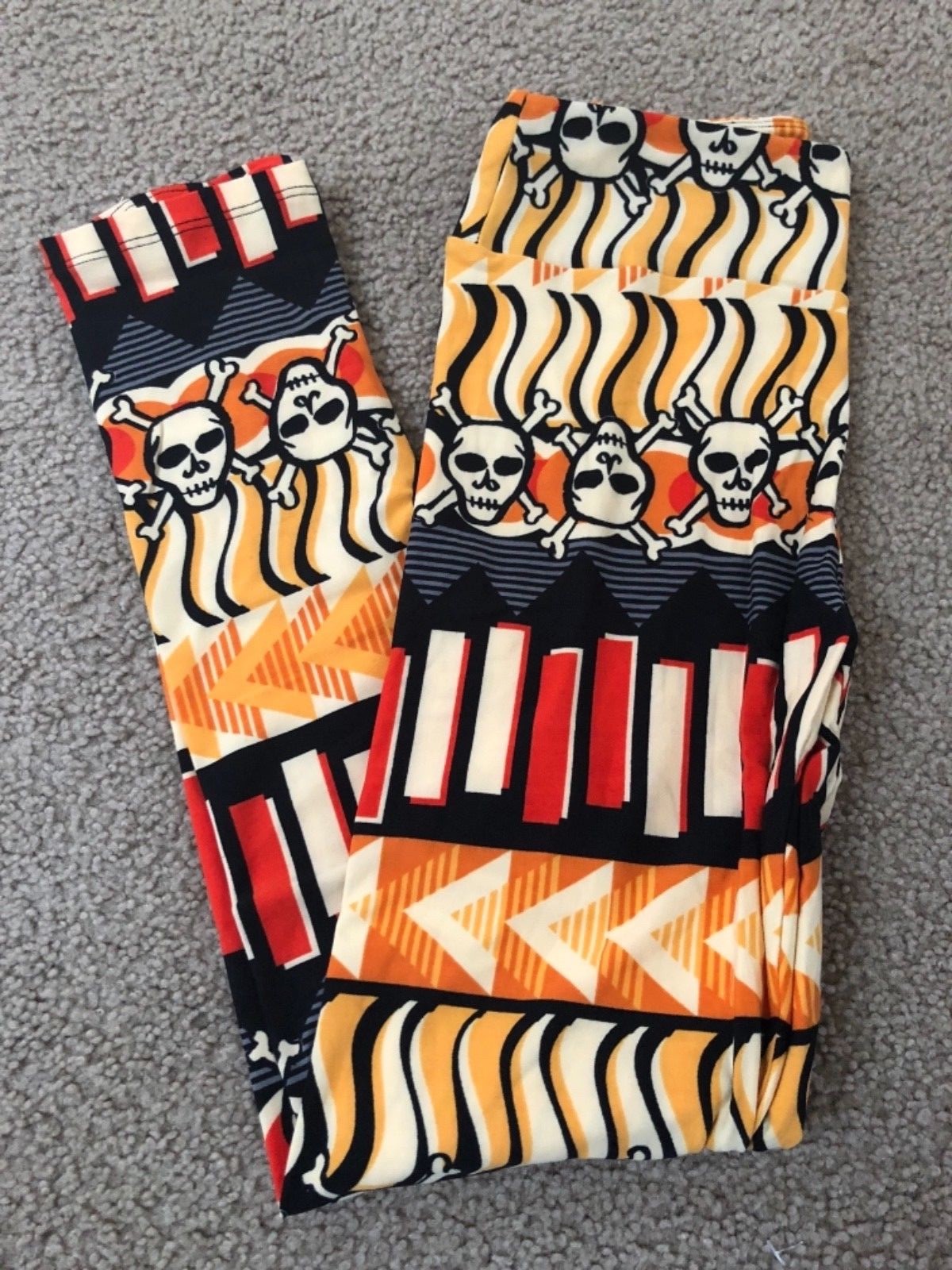 ALTRA NUOVI leggings Lularoe OS teschio e croce taglia unica Halloween nero arancione nuovi con etichette