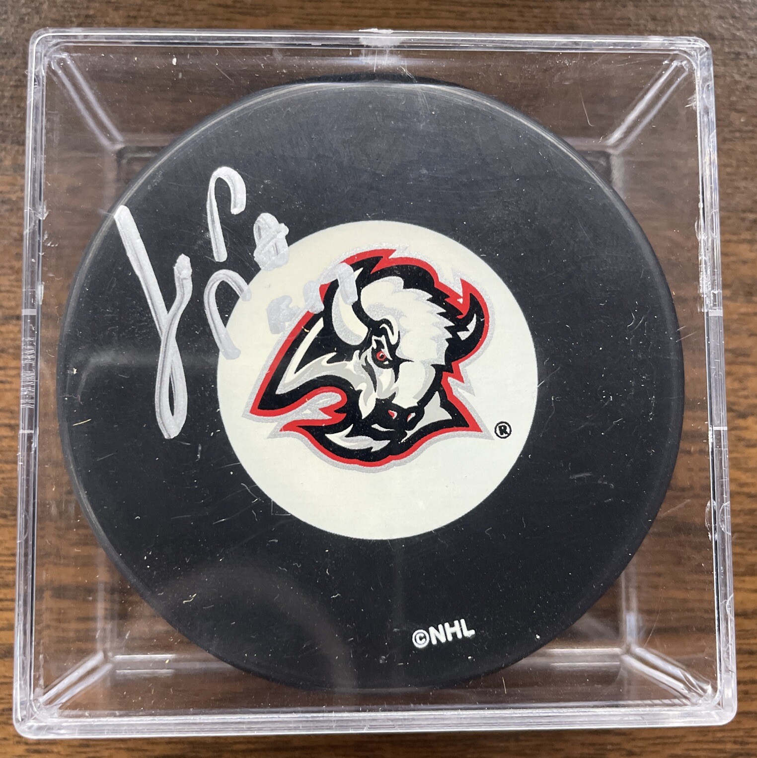 RARE Vintage Buffalo Sabres J P Dumont Auto Hockey Puck FREE CASE/USA SHIP