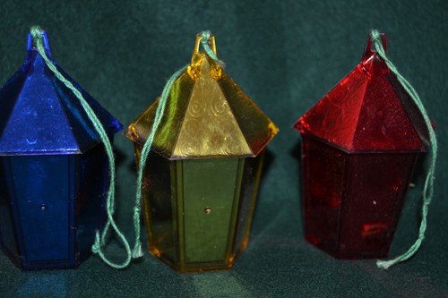Vntg Christmas ~ Set of 4 Jewel Brite Bird in Birdcage hexagon Diorama Ornaments - Picture 10 of 16