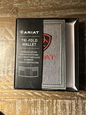 Ariat Mens Center Shield Logo Cotton Leather Tri-fold Wallet, Grey