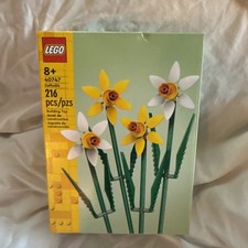 LEGO Botanical White Yellow Daffodils Flowers Set 40747 Sealed Unopened New