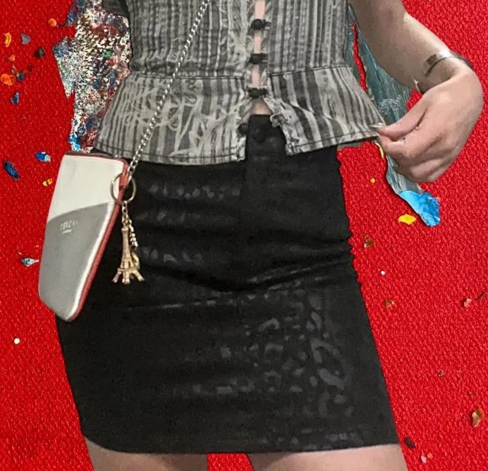 Minifalda H&M Moda Estampado Cheeta Iridiscente Talla US 4 Foto 3 de 3