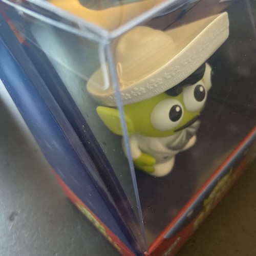 Disney Pixar Toy Story Alien Remix Vinyl Coco Ernesto De La Cruz 33 3" Figure - Picture 3 of 4