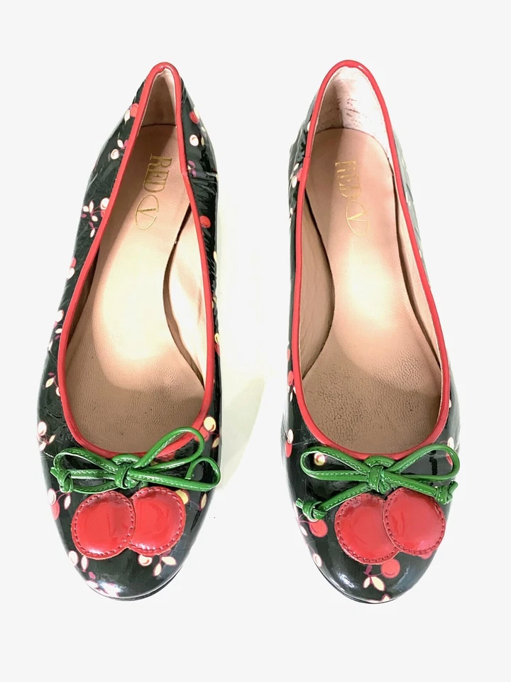 КРАСНЫЙ VALENTINO вишневый принт Appliqué лакированная кожа рокабилли балетки 37 7 - Изображение 3 из 4