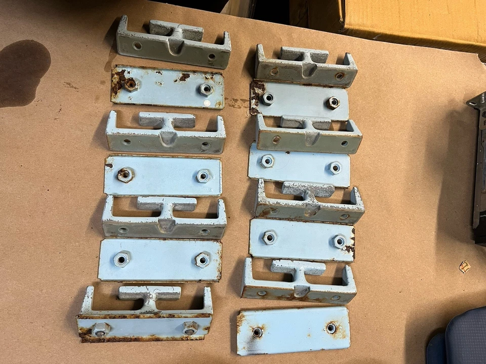 Juego de 8 amarres de cama Ford Courier 71-82 con soportes OEM 1971-1982 OEM Foto 3 de 3