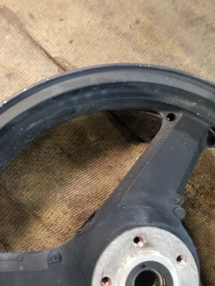 00-05 KAWASAKI NINJA ZX12R OEM LLANTA DELANTERA RECTA NEGRA 41073-1652-R2 Foto 2 de 4