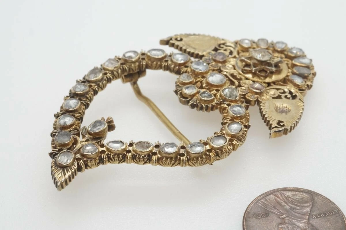 ANTIQUE CHINESE PERANAKAN SILVER GILT JARGOON KERONGSANG SERONG HEART IBU BROOCH