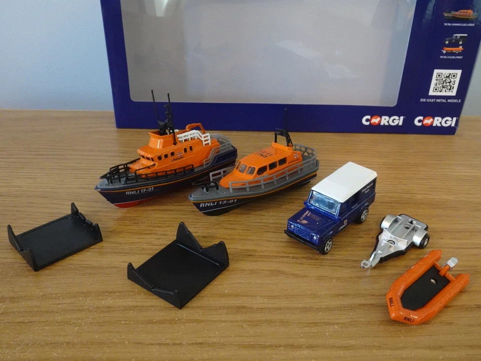 CORGI TOYS RNLI LIFEBOATS & LAND ROVER CAR & BOAT MODEL GIFT SET RNLI0001 - Image 4 of 4