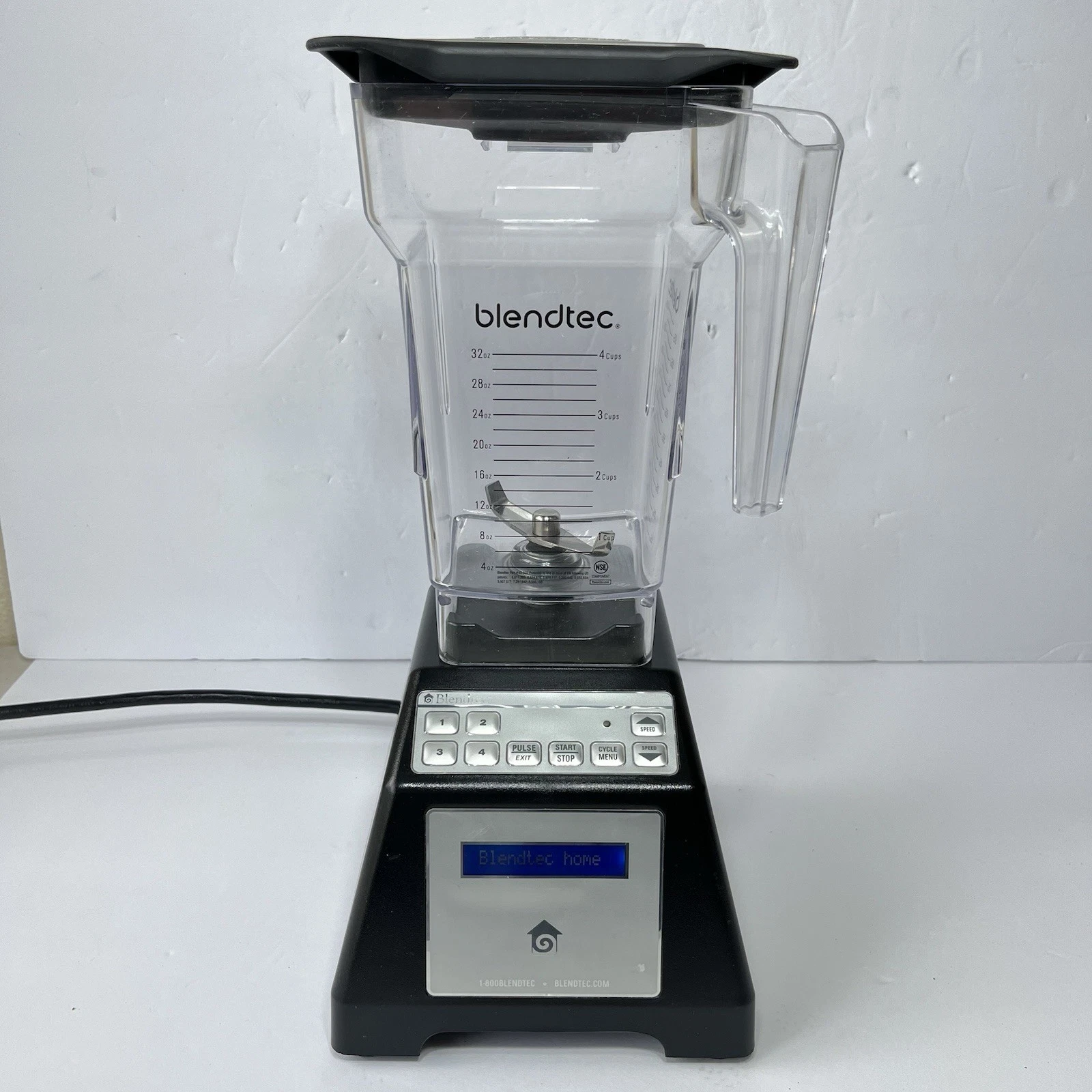 Blendtec ES3 Total Blender Professional Black 1560W 32oz Pitcher w/ Lid Tested
Opens in a new window
