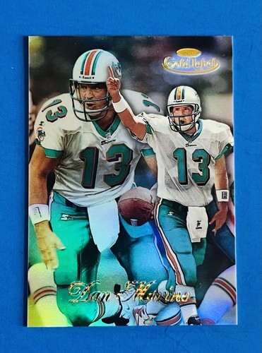 Dan Marino [Class 3 Black] #30 1998 Topps Gold Label card
