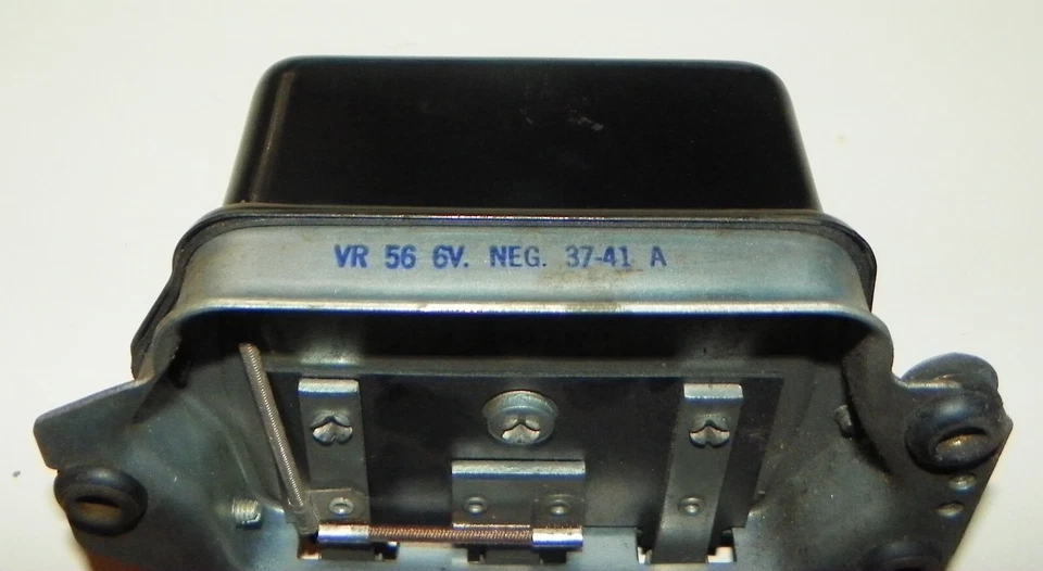 REGULADOR DE VOLTAJE NUEVO VR 56 BUICK CADILLAC CHEVROLET OLDSMOBILE PONTIAC 1940 'S Foto 2 de 3