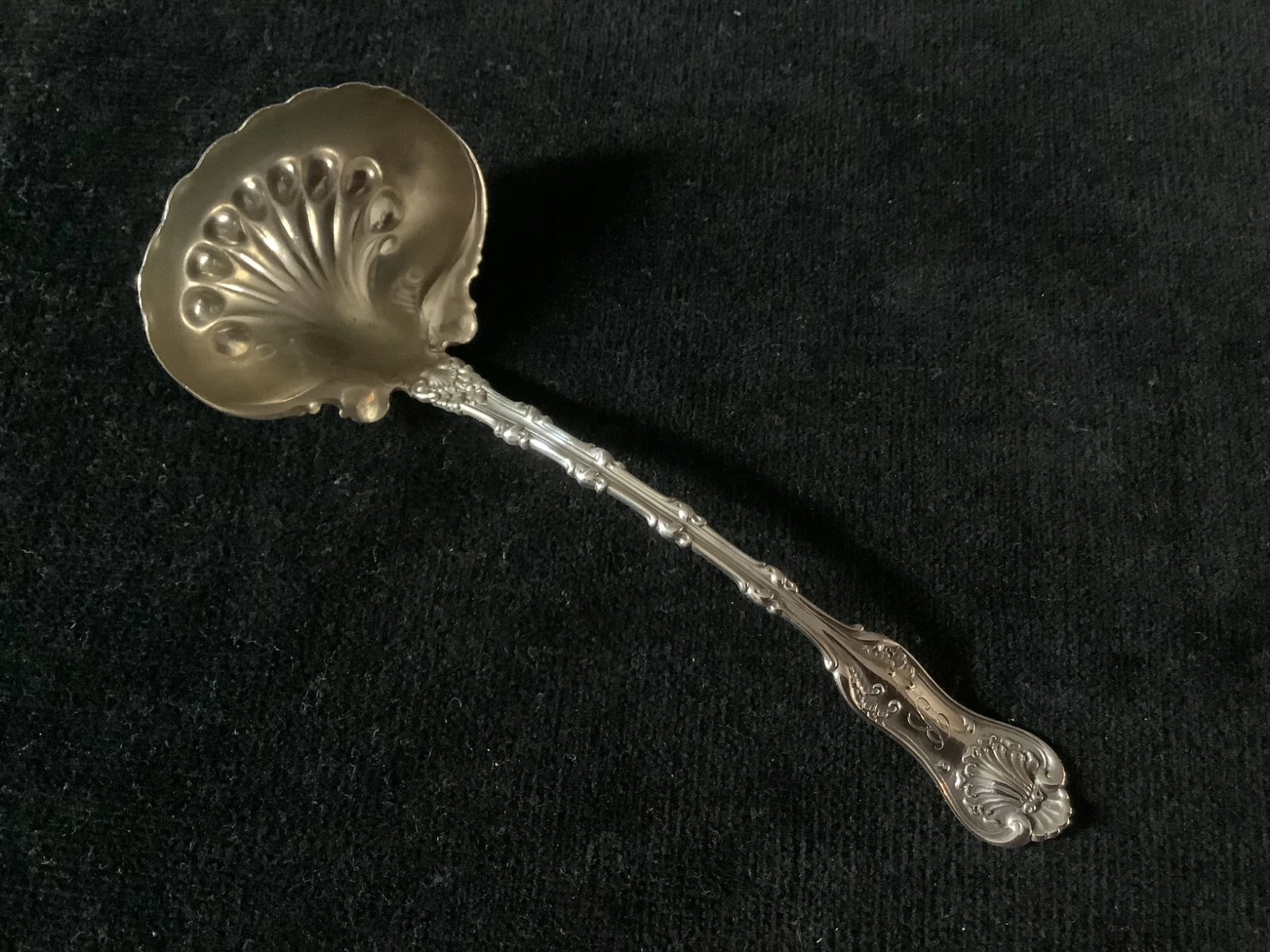 Whiting Division IMPERIAL QUEEN cream ladle - mono
