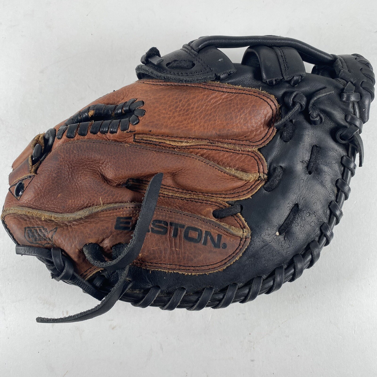 Easton NAT5W Girls Fastpitch Softball Catchers Mitt LHT Glove Natural