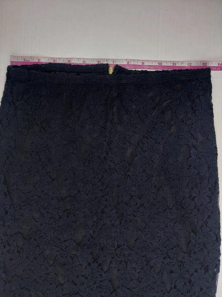 Falda Lápiz Encaje Negra Forrada Tono Latón Gruesa Cremallera Longitud Midi Gótica Floral Foto 4 de 4