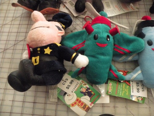 Rudolph Island of Misfit Toys Plushes CVS Exclusive - 1999 Set of 12 WITH TAGS - Picture 7 of 7