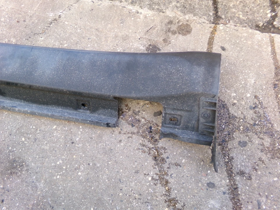 Panel basculante faldón lateral izquierdo A 1646900140 06-11 Mercedes Benz W164 ML350 ML500 Foto 2 de 4