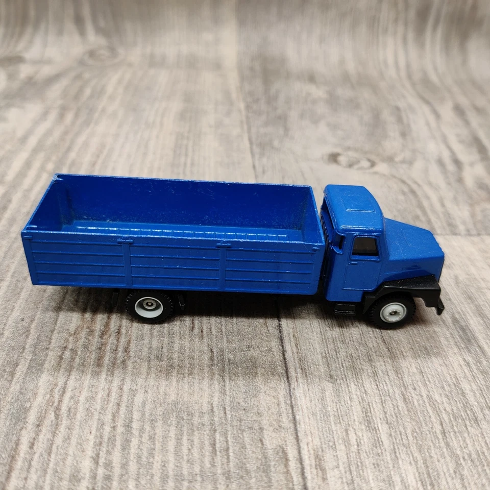 VOLVO EFI CABINA BLU 1:87 NUOVA SCATOLA MADE IN HOLLAND - Immagine 2 di 4