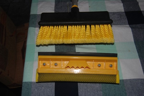 3.5M Wash Brush,Squeegee + Soap Dispenser,Window,solar,truck,caravan,car - Picture 2 of 7