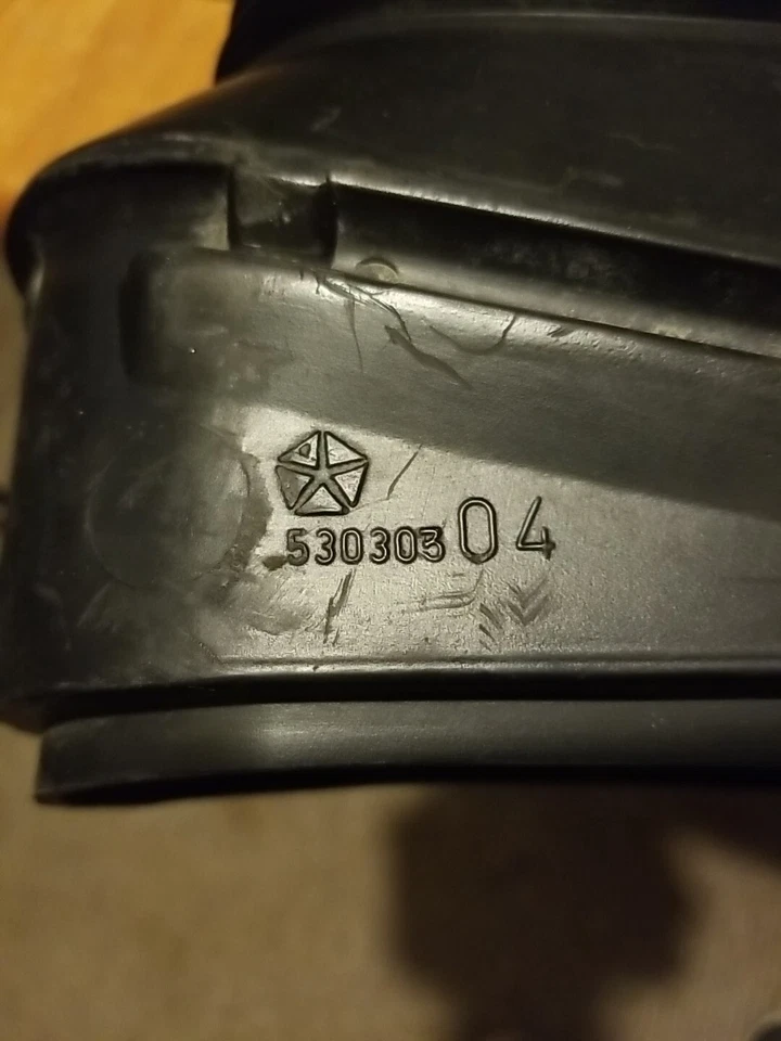 04' Dodge Magnum Air Housing Replacement Tube - Image 3 of 3