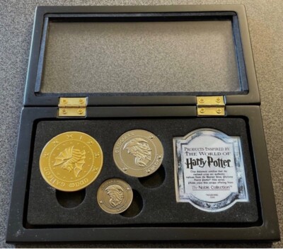 HARRY POTTER,CASED GRINGOTTS 3 COIN SET BY THE NOBLE COLLECTION.EXCELLENT.