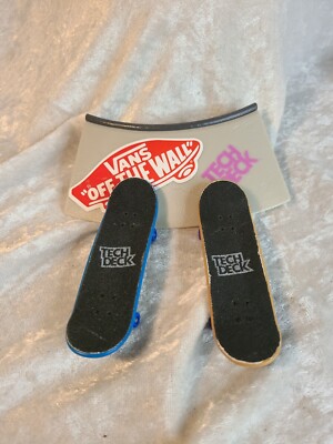 Lot Of 1 Tech Decks Skateboards (With Ramp) Toys Fingerboards Set