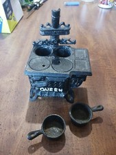 Vintage QUEEN Mini Miniature Cast Iron Metal Stove Oven Salesman's Sample