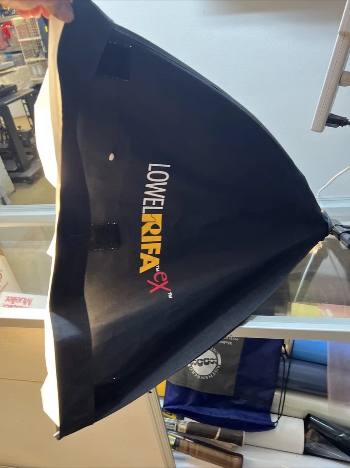 Lowel Rifa eX 66 Kit, Tungsten Halogen Light, Lowel VIP Pro-Light - Image 2 of 4