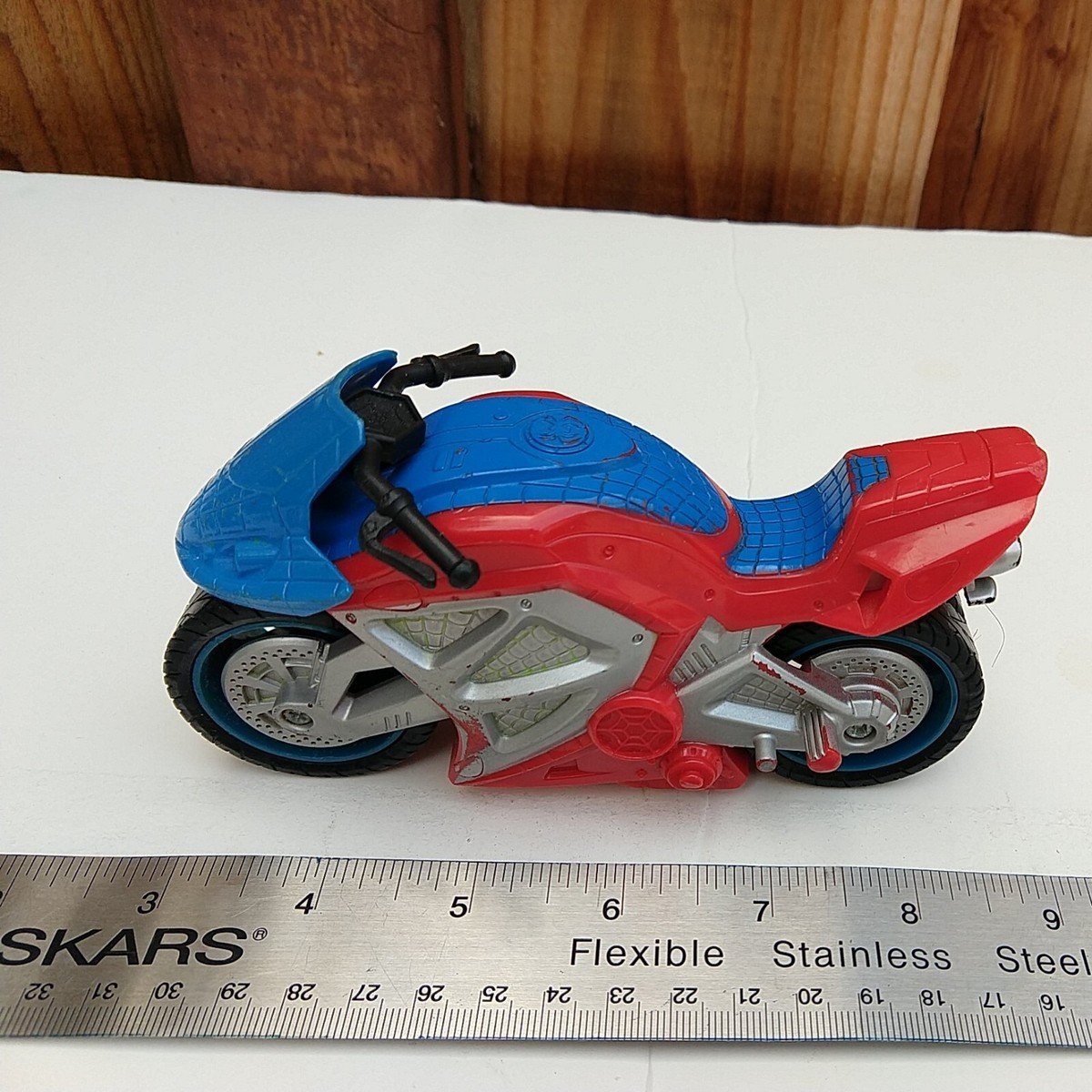 Marvel Spider-Man 2007 Hasbro Self Driving Motorcycle NOT WORKING