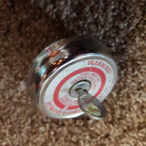 197071 DODGE CHALLENGER LOCKING GAS CAP FUEL CAP MOPAR 70 71 70 RT TA