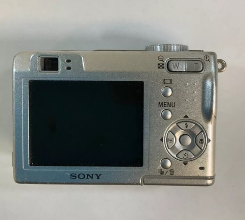 Sony Cyber-shot DSC-W7 7.2MP Camera W/Memory Stick Duo Adaptor & 16Gb Stick-N3E - Picture 2 of 6