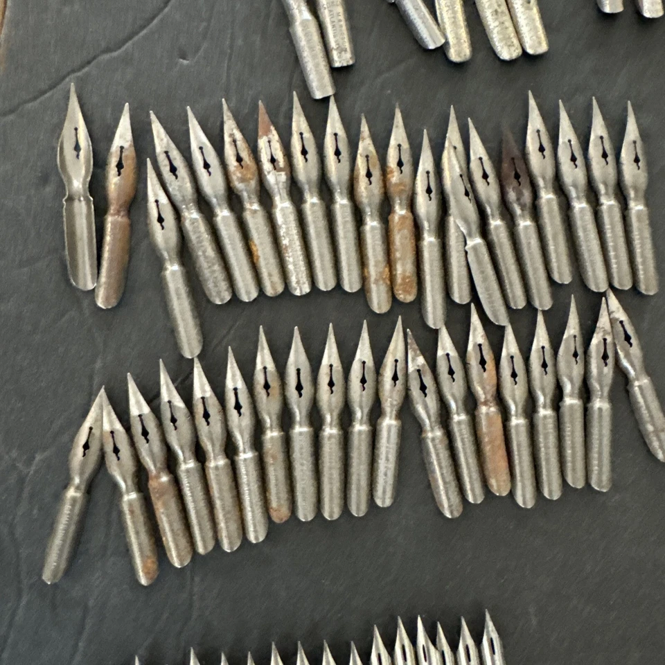 250+ plumillas de caligrafía de pozo de tinta para bolígrafo de inmersión de colección + 2 soportes algunos plateados dorados Foto 3 de 4