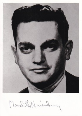 Marshall W. Nirenberg Originalautogramm auf Foto ''Nobelpreis Medizin 1968''