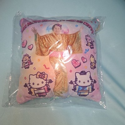 (New/Unused) Matsuken Samba x Hello Kitty Spangle Cushion Mascot