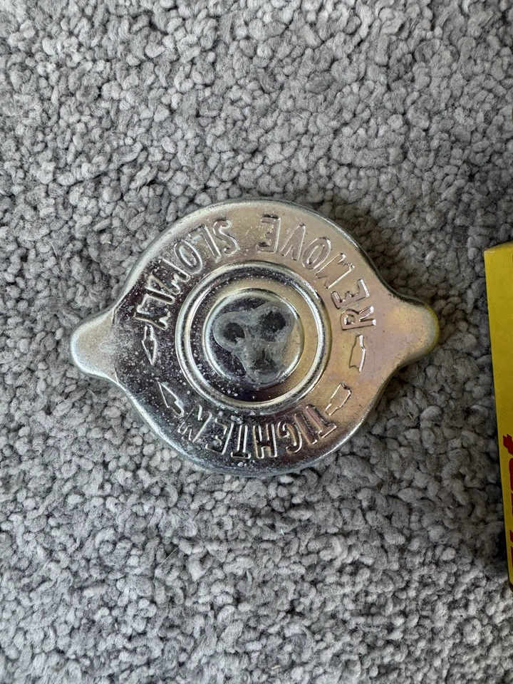JAGUAR E-Type Radiator Pressure Cap 13 lb / psi New - Image 2 of 3